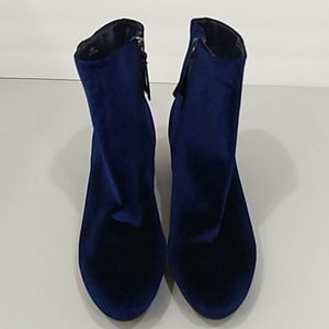 ATTENTION WOMEN VELVET ANKLE BOOTS SIZE 11M